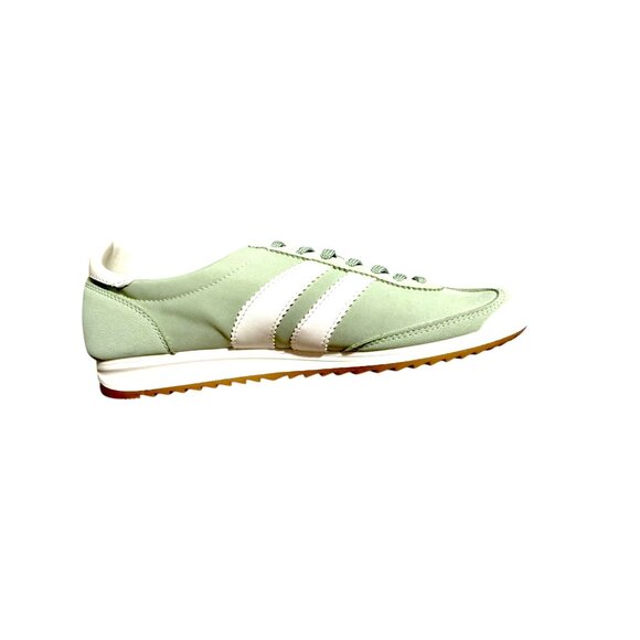 Steve Madden Madden Girl Sage Green/White Retro Runner Sneakers Size 9 NWOB - Picture 4 of 8